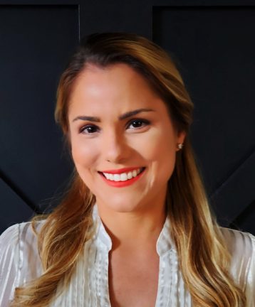 MoralesLauren_Headshot-pqbcjf5oedoihi2q9hlz0tqj34tcjz4gzn0r0o8bxc
